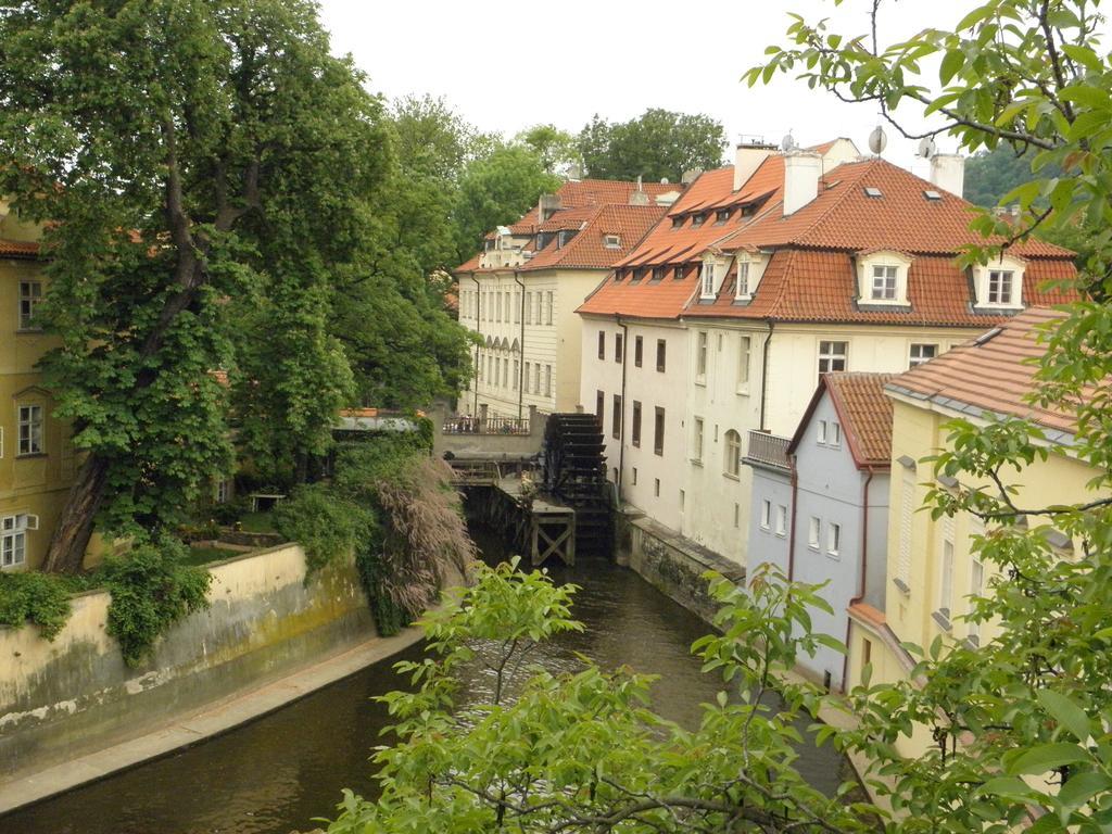 Apartment Dum U Cerneho Beranka Praha Rom bilde