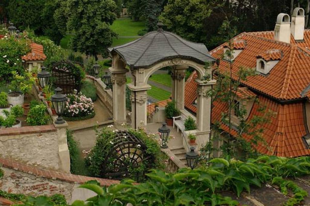Apartment Dum U Cerneho Beranka Praha Rom bilde